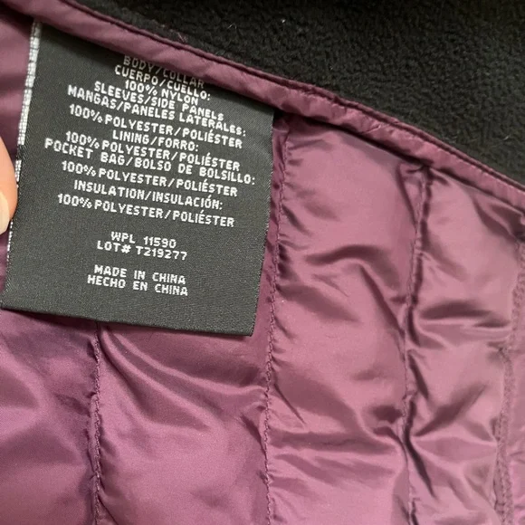 32 Degrees Women's Plum and Black Puffer Jacket - Picture 3 of 4
